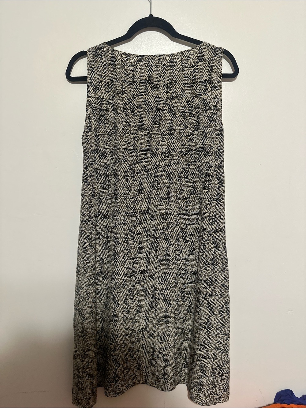Eileen Fisher Black and White Textured Sleeveless Shift Dress - Picture 2 of 5